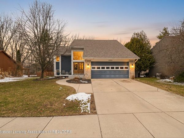 6046 Oakpark Trail, Haslett, MI 48840
