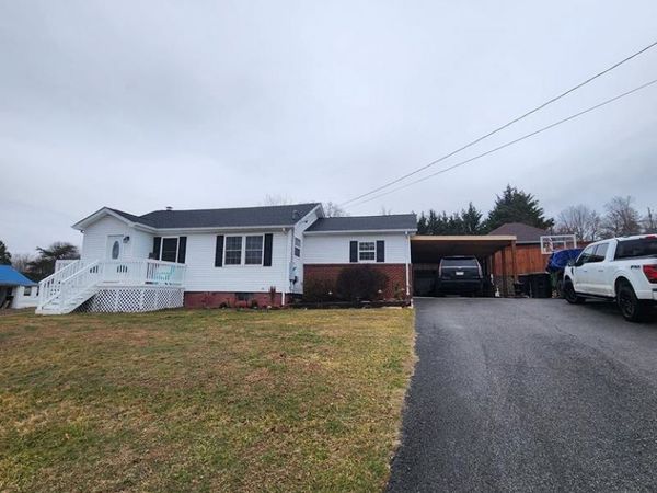 190 Stanley Hill Rd, PETERSTOWN, WV 24963