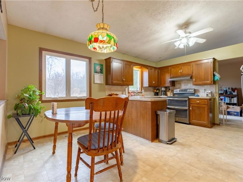 6167 Redford Road NW, North Canton, OH 44720 Photo 11