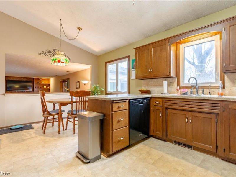 6167 Redford Road NW, North Canton, OH 44720 Photo 12