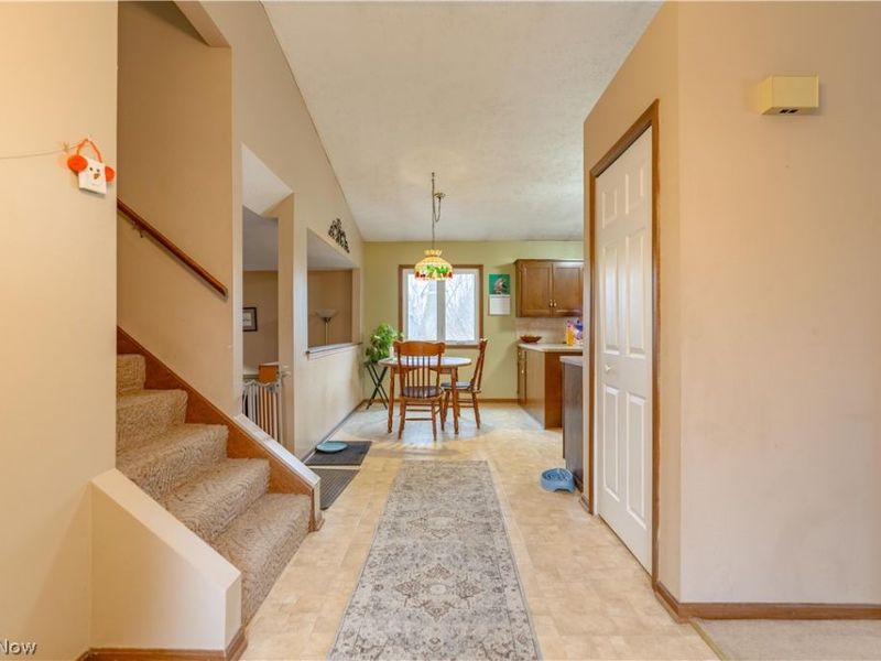 6167 Redford Road NW, North Canton, OH 44720 Photo 2