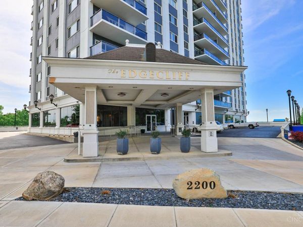 2200 Victory Parkway, Unit 2304, Cincinnati, OH 45206