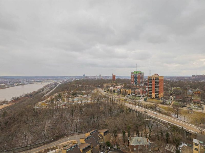 2200 Victory Parkway, Unit 2304, Cincinnati, OH 45206 Photo 32