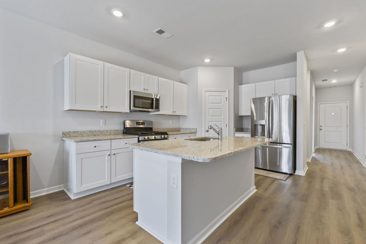 531 Harrison Mill St.  Photo 10