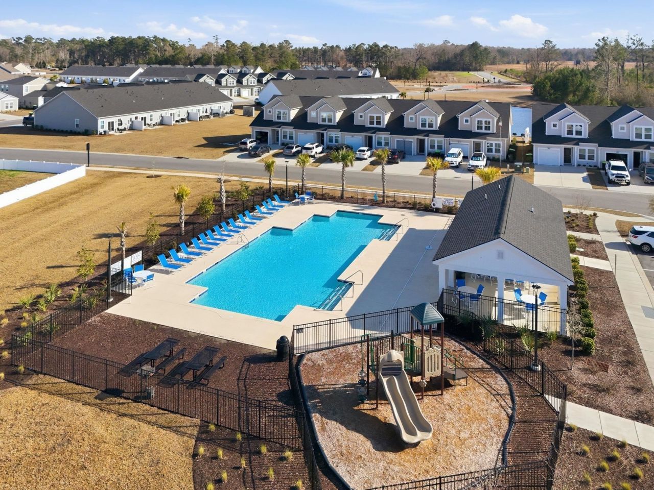 531 Harrison Mill St.  Photo 5