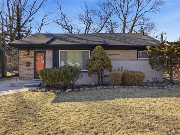 24711 Gardner Street , Oak Park, MI 48237