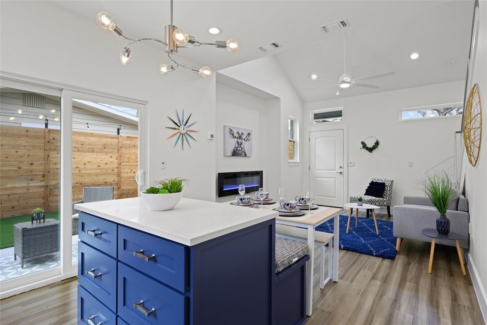 2102 E 2nd St, Unit 2, Austin, TX 78702 Main Photo