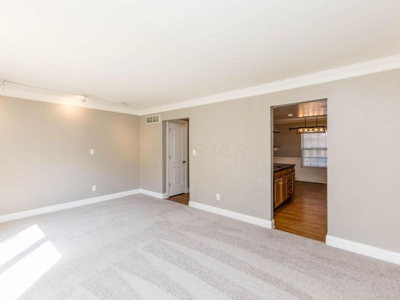 2559 Olde Hill Court S, Columbus, OH 43221 Photo 16