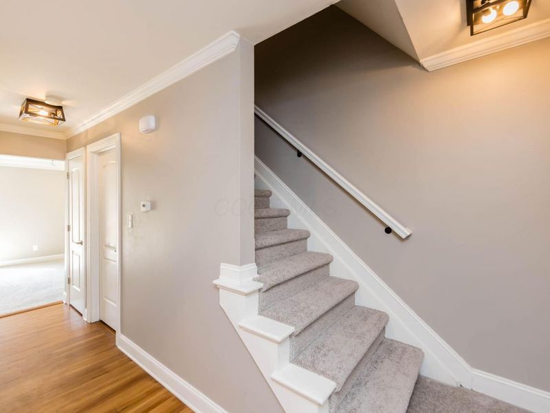 2559 Olde Hill Court S, Columbus, OH 43221 Photo 17