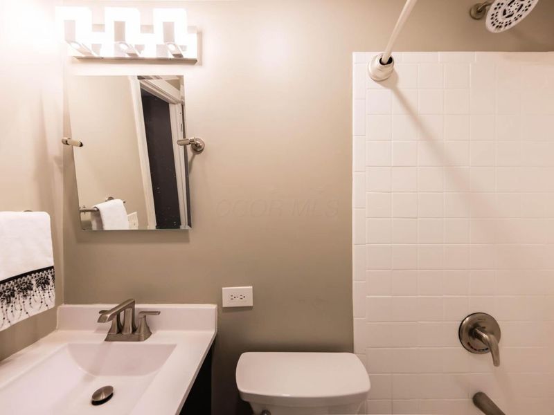 2559 Olde Hill Court S, Columbus, OH 43221 Photo 26