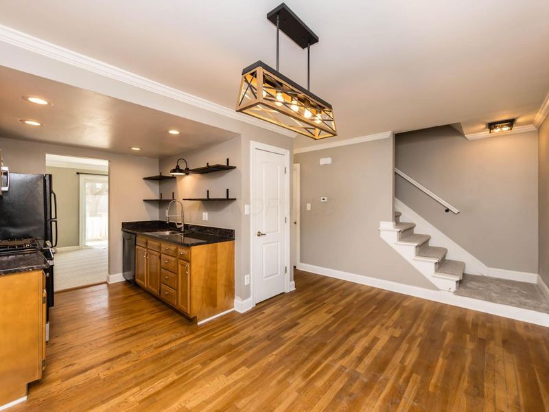 2559 Olde Hill Court S, Columbus, OH 43221 Photo 6