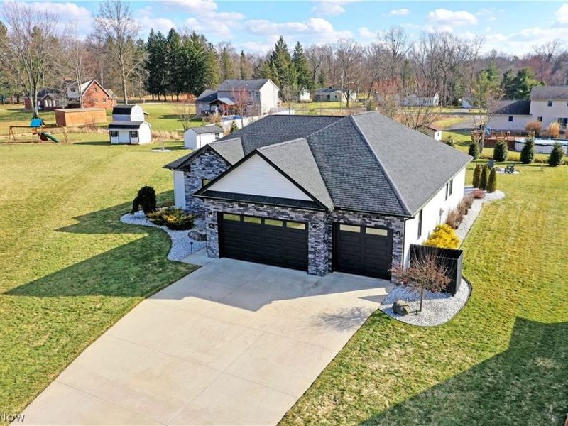 4885 Treeline Trail, New Middletown, OH 44442 Photo 3