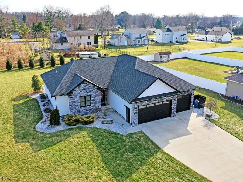 4885 Treeline Trail, New Middletown, OH 44442 Photo 4