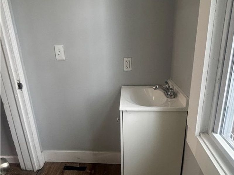 8413 Superior Avenue, Cleveland, OH 44103 Photo 17