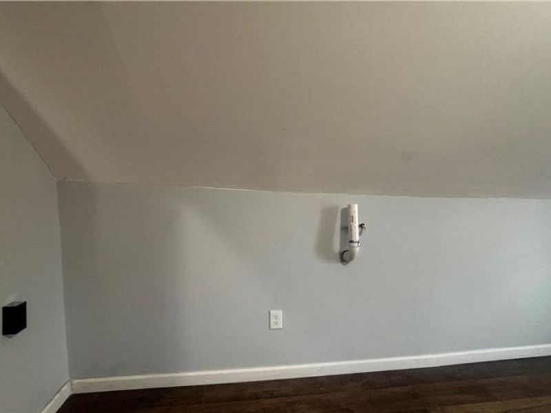 8413 Superior Avenue, Cleveland, OH 44103 Photo 32