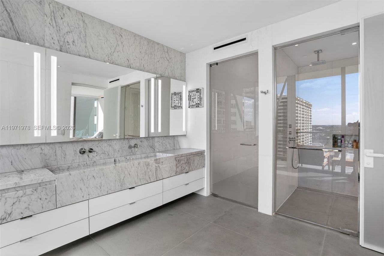 2000 S Ocean Dr , Unit 14B, Hallandale Beach, FL 33009 Photo