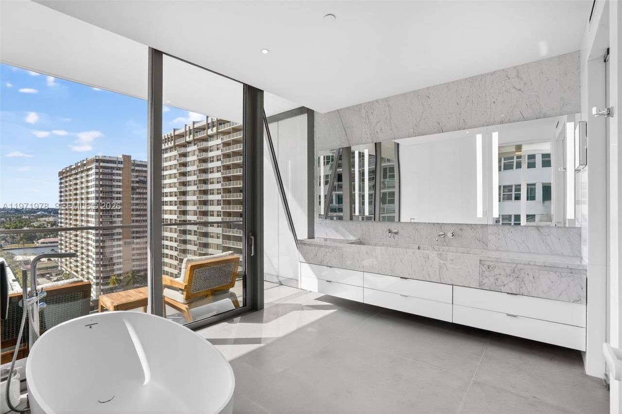 2000 S Ocean Dr , Unit 14B, Hallandale Beach, FL 33009 Photo