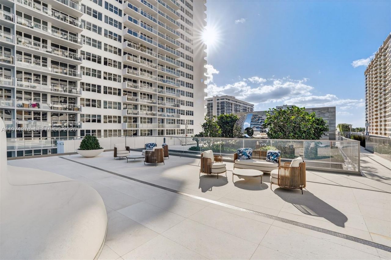 2000 S Ocean Dr , Unit 14B, Hallandale Beach, FL 33009 Photo