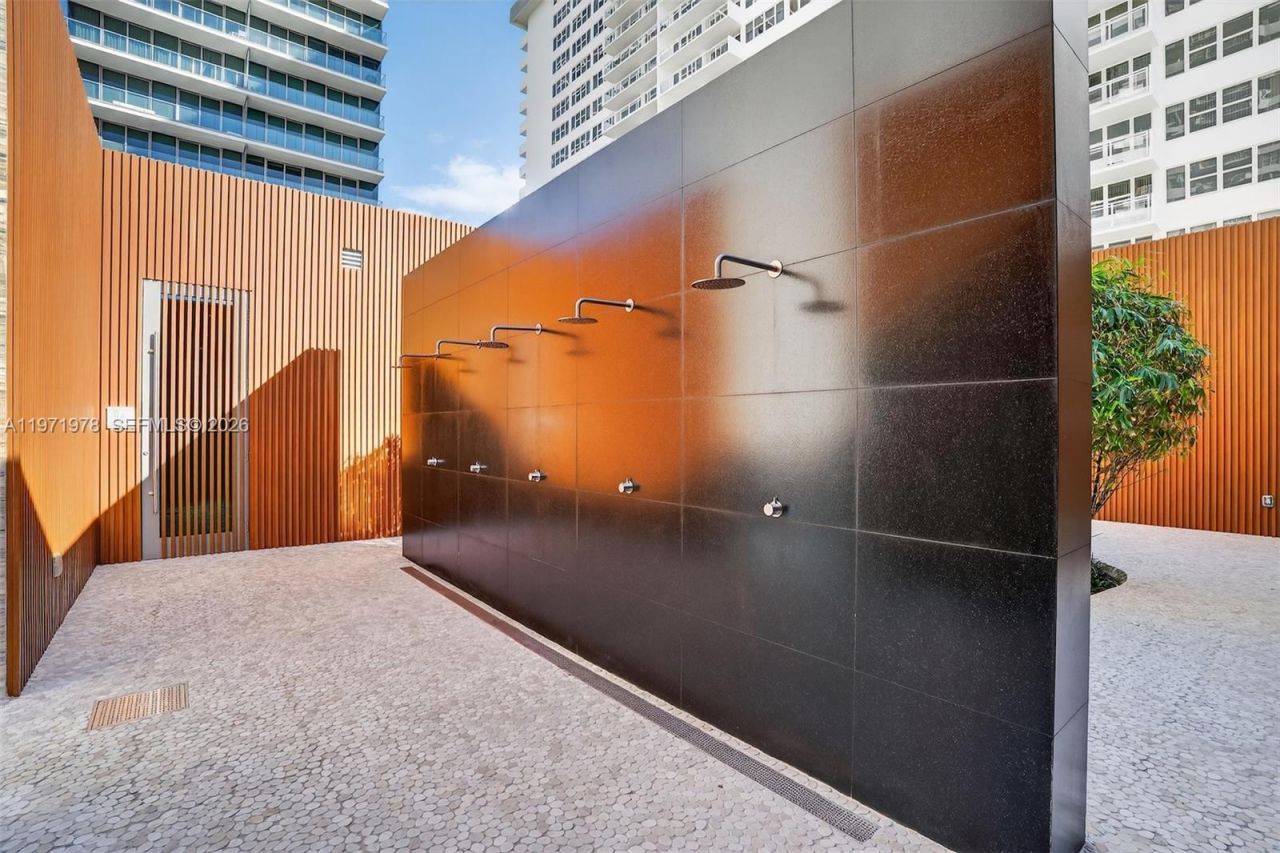 2000 S Ocean Dr , Unit 14B, Hallandale Beach, FL 33009 Photo