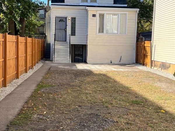7438 S Champlain Avenue , Chicago, IL 60619