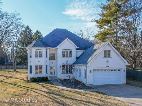 9030 Elm Avenue, Burr Ridge, IL 60527