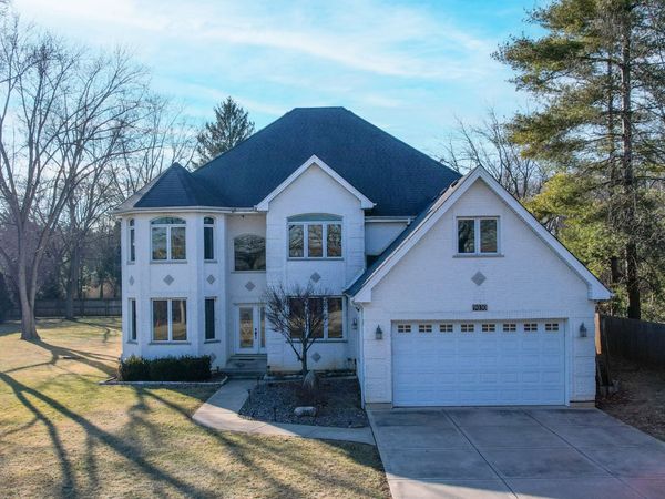 9030 Elm Avenue, Burr Ridge, IL 60527