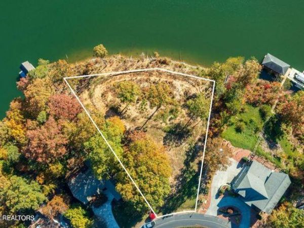 201 Amohi Way, Loudon, TN 37774