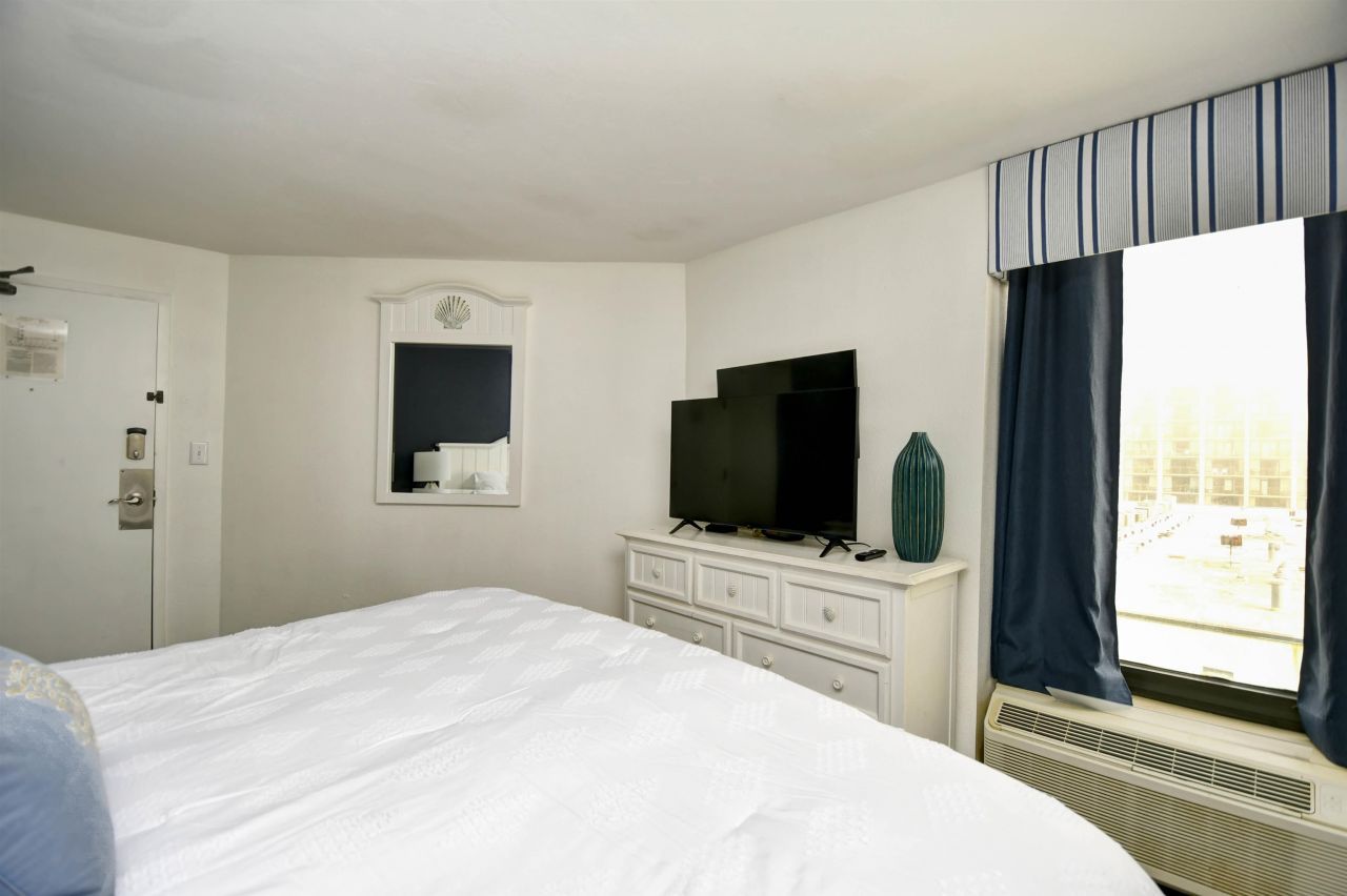 6804 N Ocean Blvd.  Photo 13