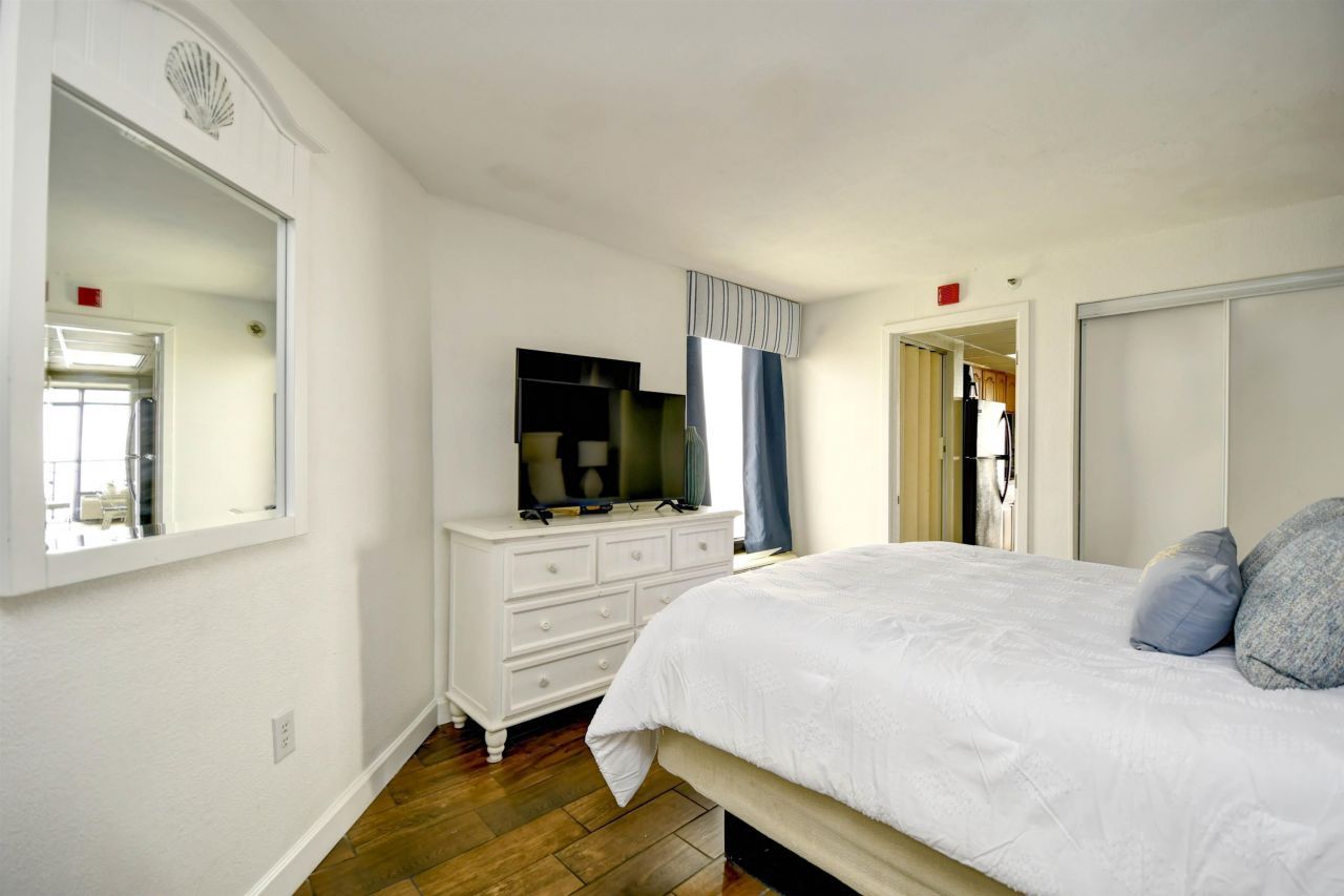 6804 N Ocean Blvd.  Photo 15