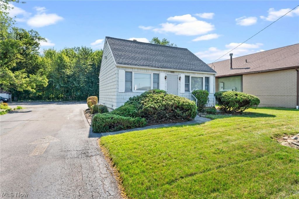 5363 Oberlin Avenue , Lorain, OH 44053 Main Photo