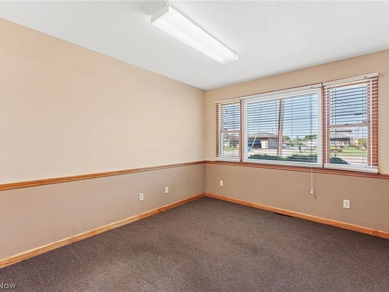 5363 Oberlin Avenue , Lorain, OH 44053 Photo 10