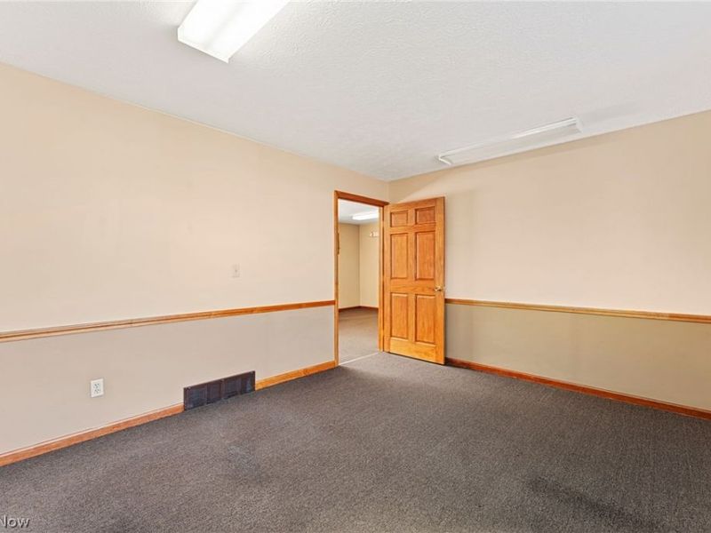 5363 Oberlin Avenue , Lorain, OH 44053 Photo 13