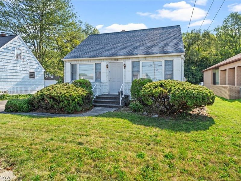 5363 Oberlin Avenue , Lorain, OH 44053 Photo 3