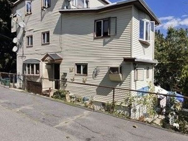 55 Canton, Fitchburg, MA 01420