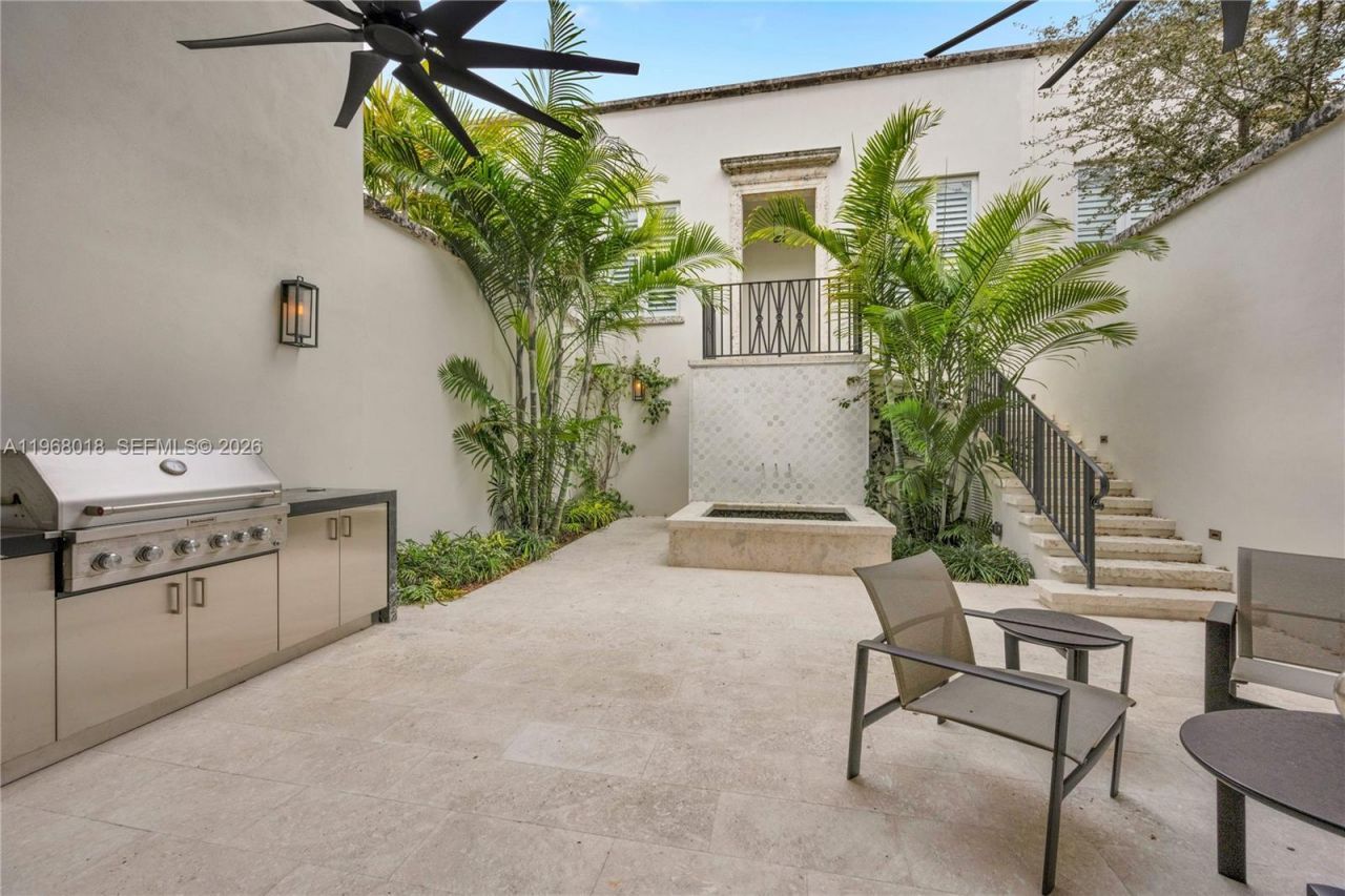 639 Almeria Ave, Coral Gables, FL 33134 Photo