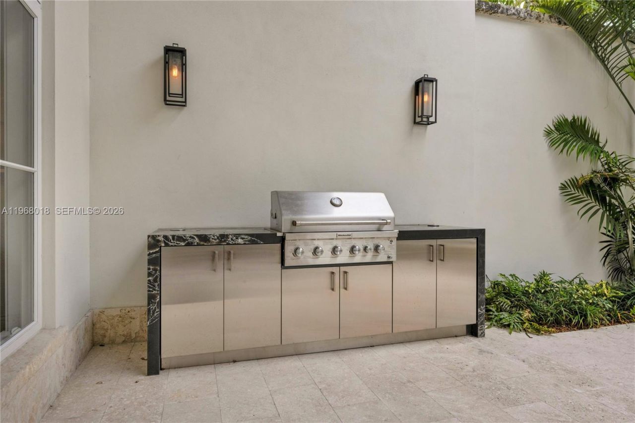 639 Almeria Ave , Coral Gables, FL 33134 Photo