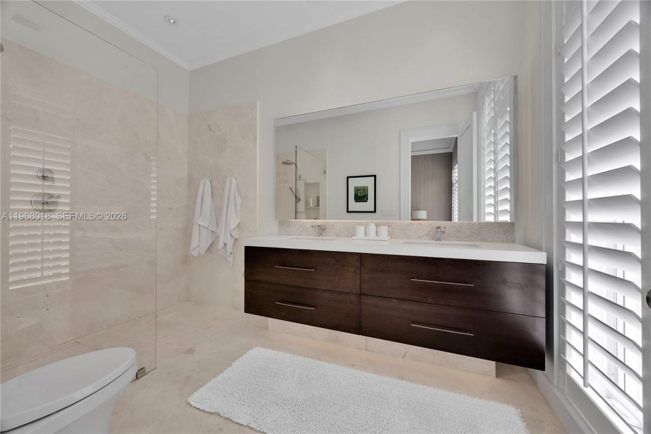 639 Almeria Ave, Coral Gables, FL 33134 Photo