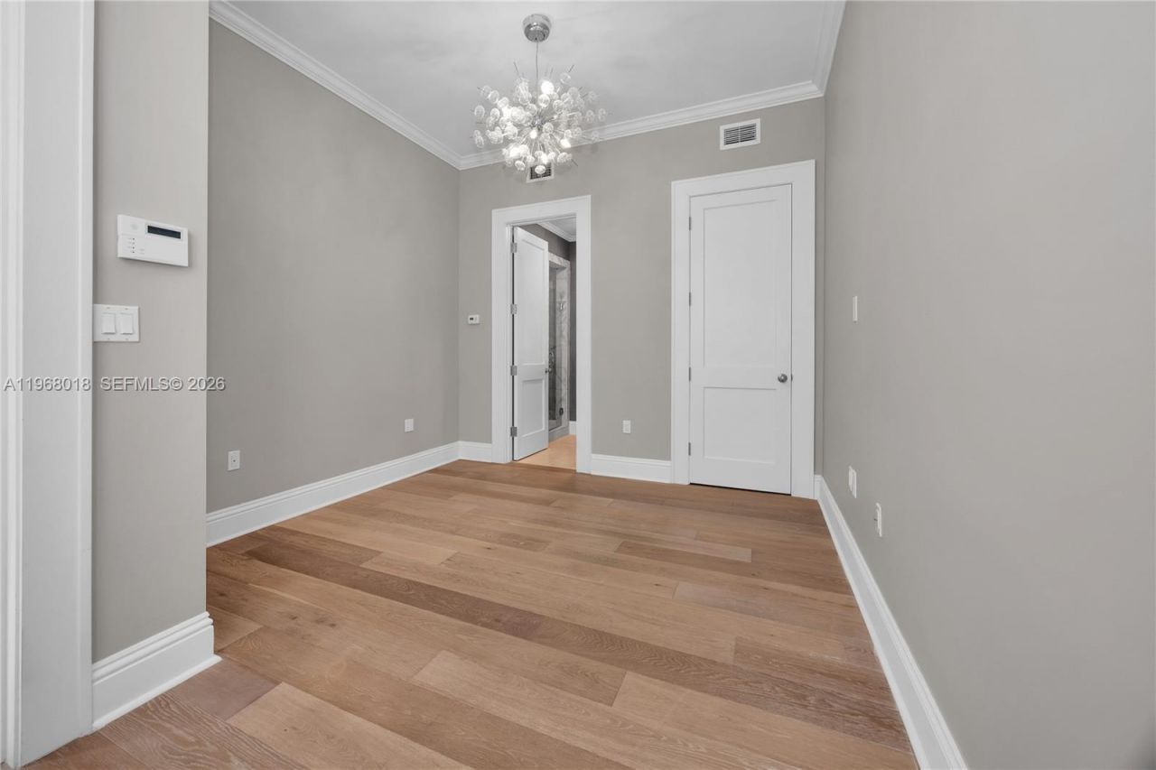 639 Almeria Ave, Coral Gables, FL 33134 Photo