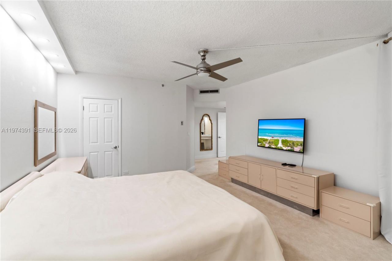 20191 E Country Club Dr, Unit 407, Aventura, FL 33180 Photo