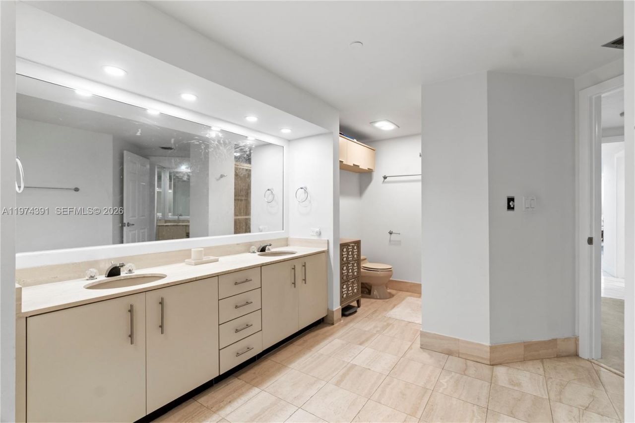 20191 E Country Club Dr, Unit 407, Aventura, FL 33180 Photo