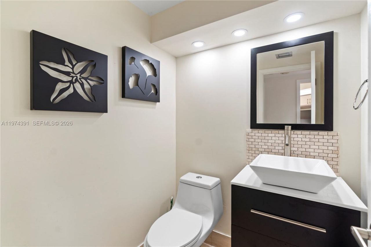 20191 E Country Club Dr, Unit 407, Aventura, FL 33180 Photo