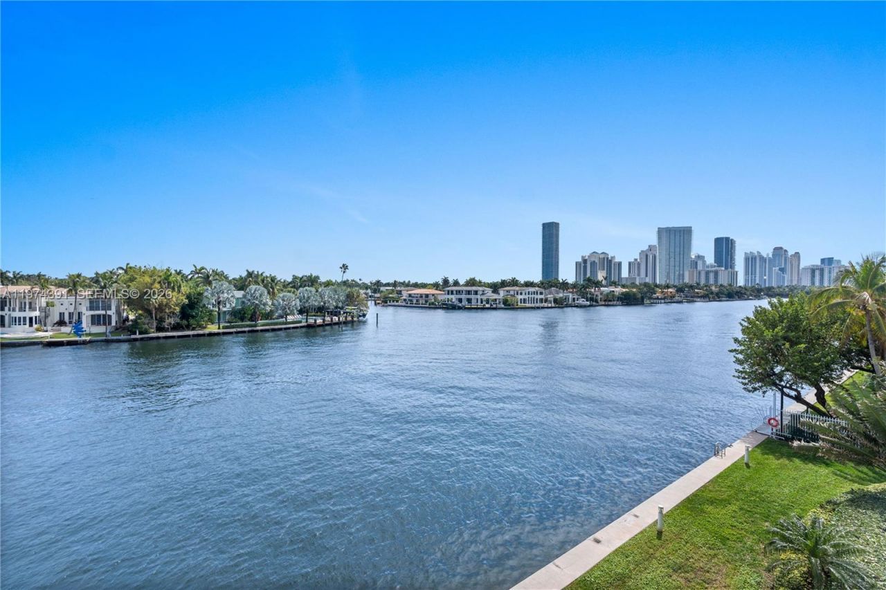 20191 E Country Club Dr, Unit 407, Aventura, FL 33180 Photo