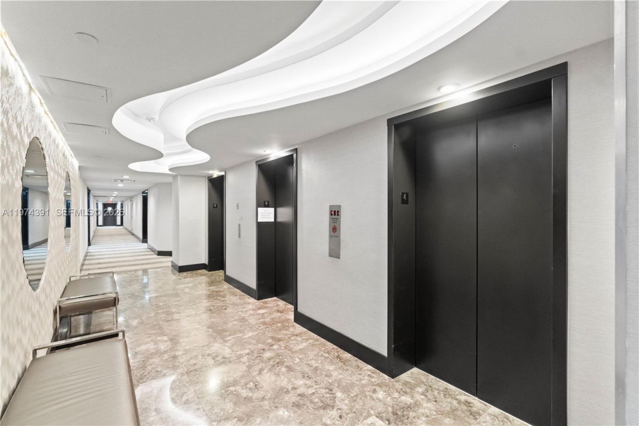 20191 E Country Club Dr, Unit 407, Aventura, FL 33180 Photo