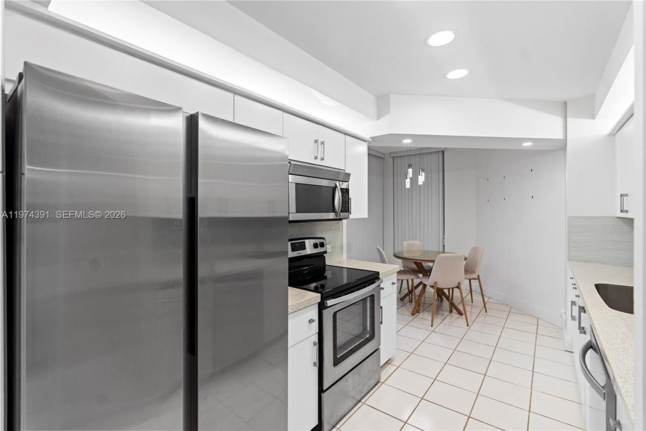 20191 E Country Club Dr, Unit 407, Aventura, FL 33180 Photo