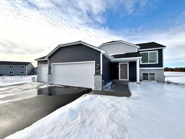 6711 Granby Street , North Branch, MN 55056