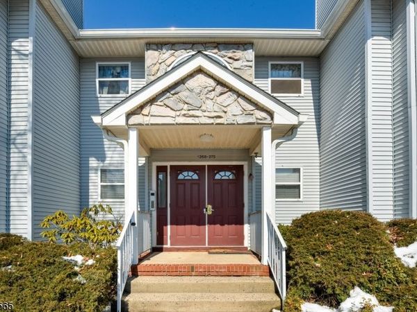 268 Dorset Ct, Piscataway, NJ 08854