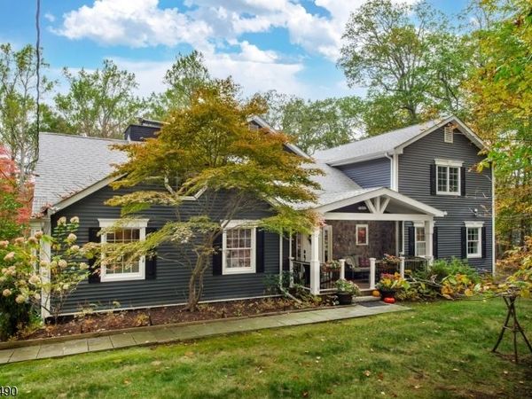 2 Briarcliff Ter, Kinnelon, NJ 07405