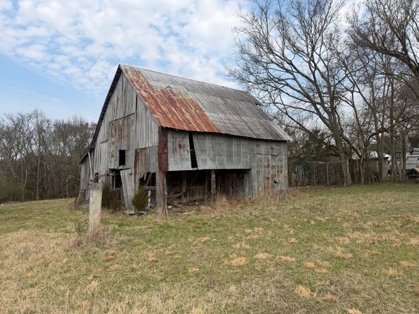 5 Claiborne Lane , Castalian Springs, TN 37031