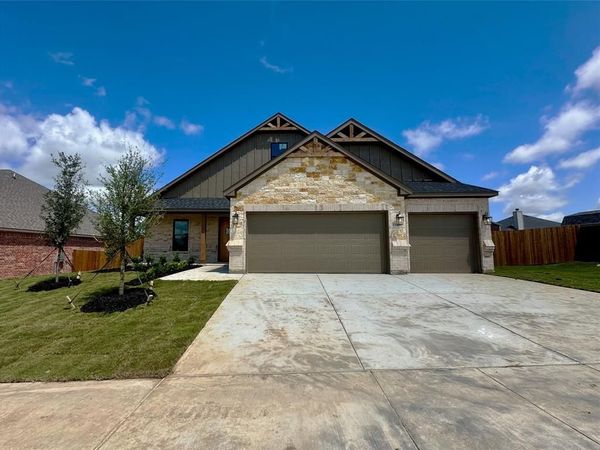 1900 W WestHill Drive, Cleburne, TX 76033