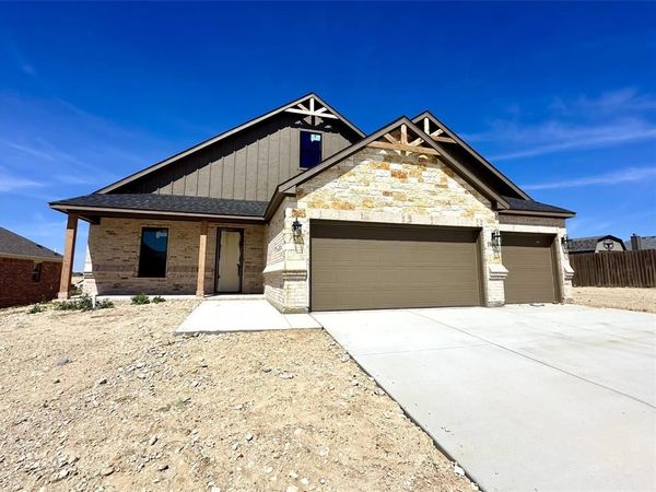 1900 W WestHill Drive, Cleburne, TX 76033